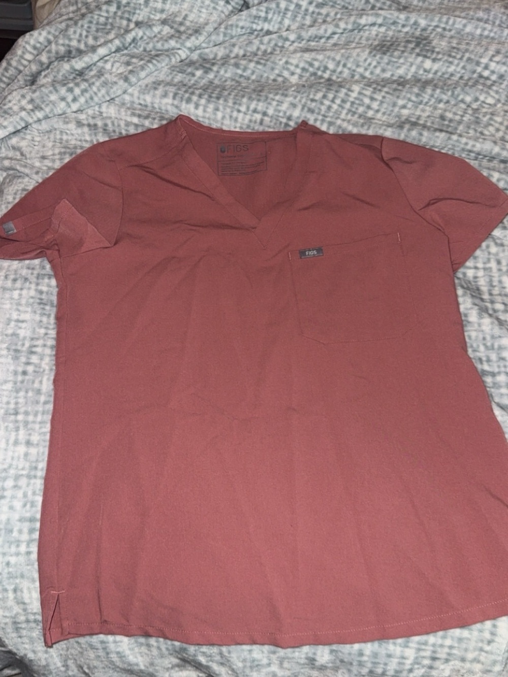Figs Men’s Rust V-Neck Pocket Top
